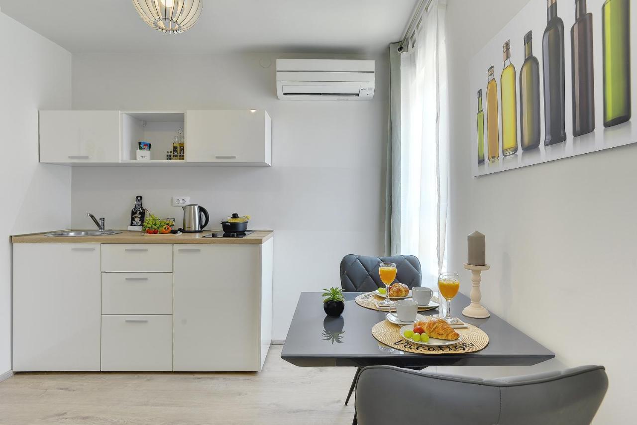 פולה D&A City Center Apartments With Free Parking מראה חיצוני תמונה
